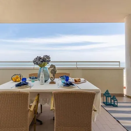 Appartamento Vista Mare Favolosa “ Tra Cielo E Mare”